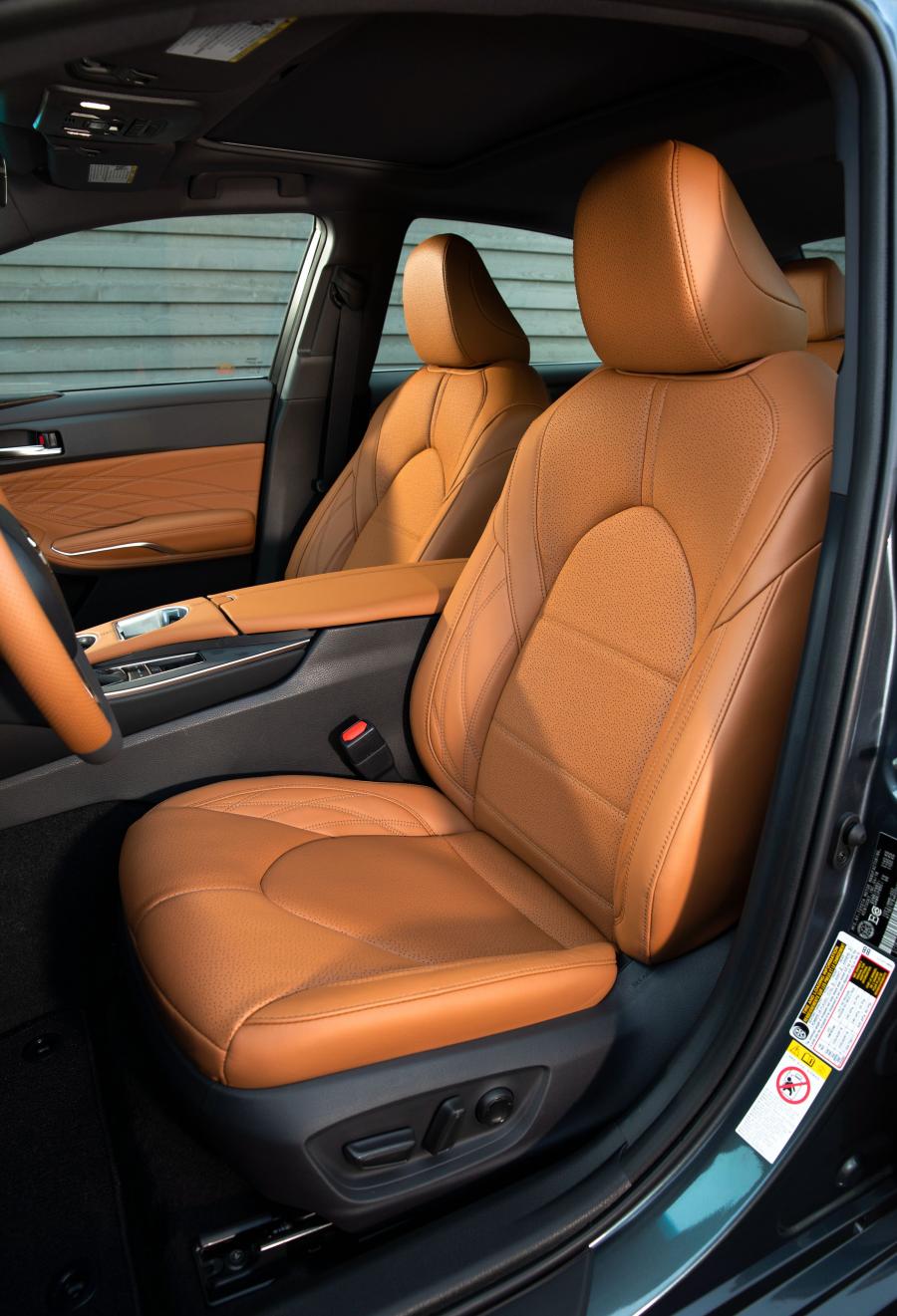 Интерьер Toyota Avalon Limited 2018 года  (фото 5 из 12)